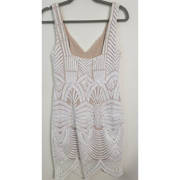 Hello Molly Dress Womens Size 6 Bodycon Mini White Embroidered Mesh Sleeveless - Picture 6 of 13